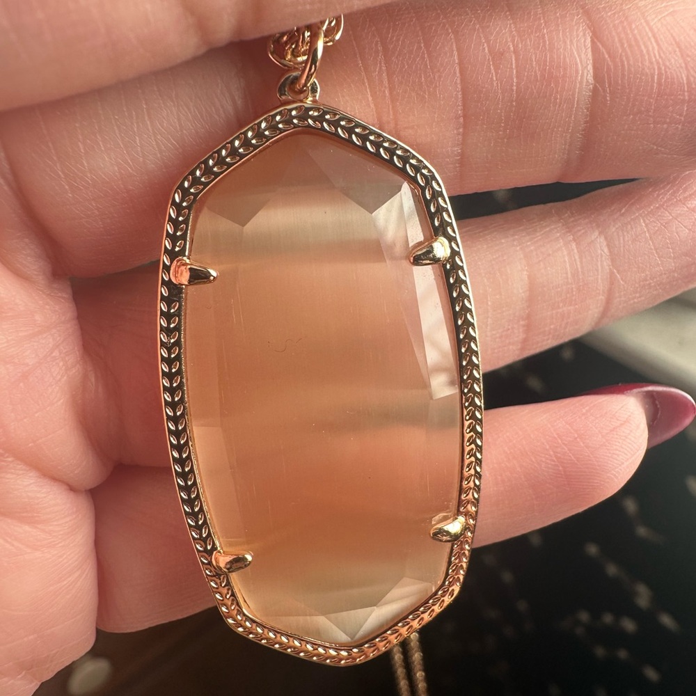 Rae Rose Gold Kendra Scott Necklace - Picture 4 of 5